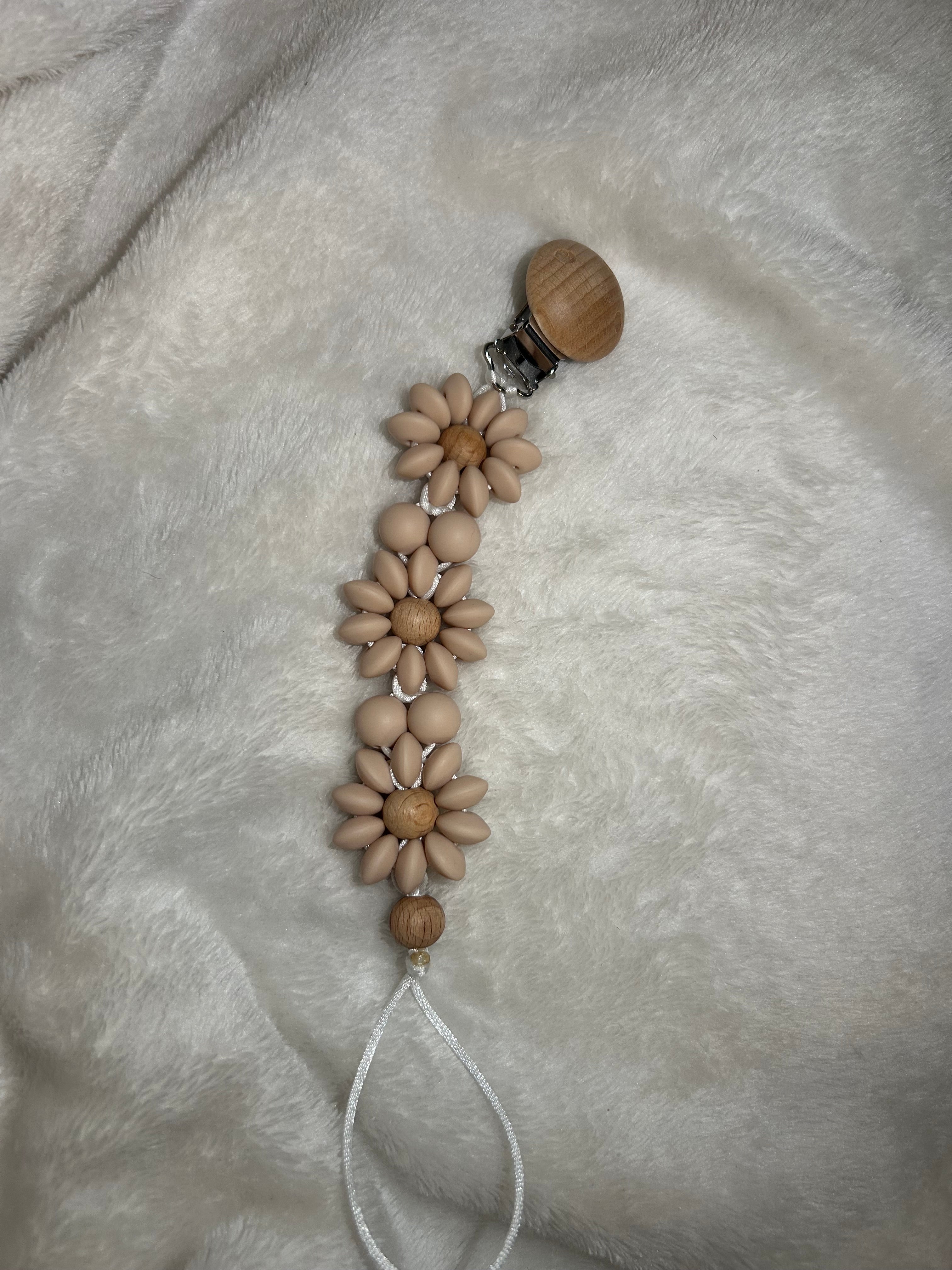 Accroche tétine fleurie 4 - Bout'chou créatif