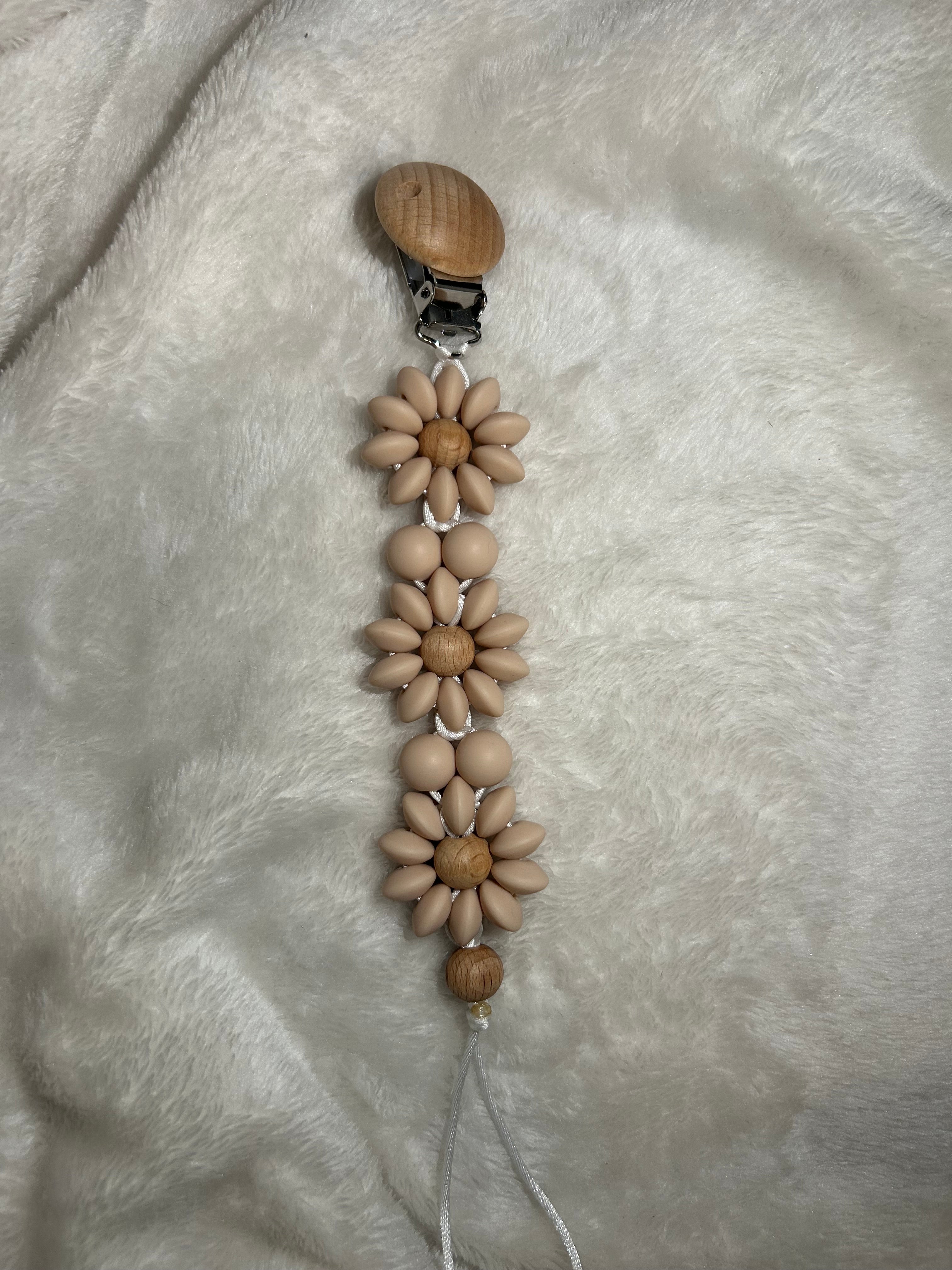 Accroche tétine fleurie 5 - Bout'chou créatif