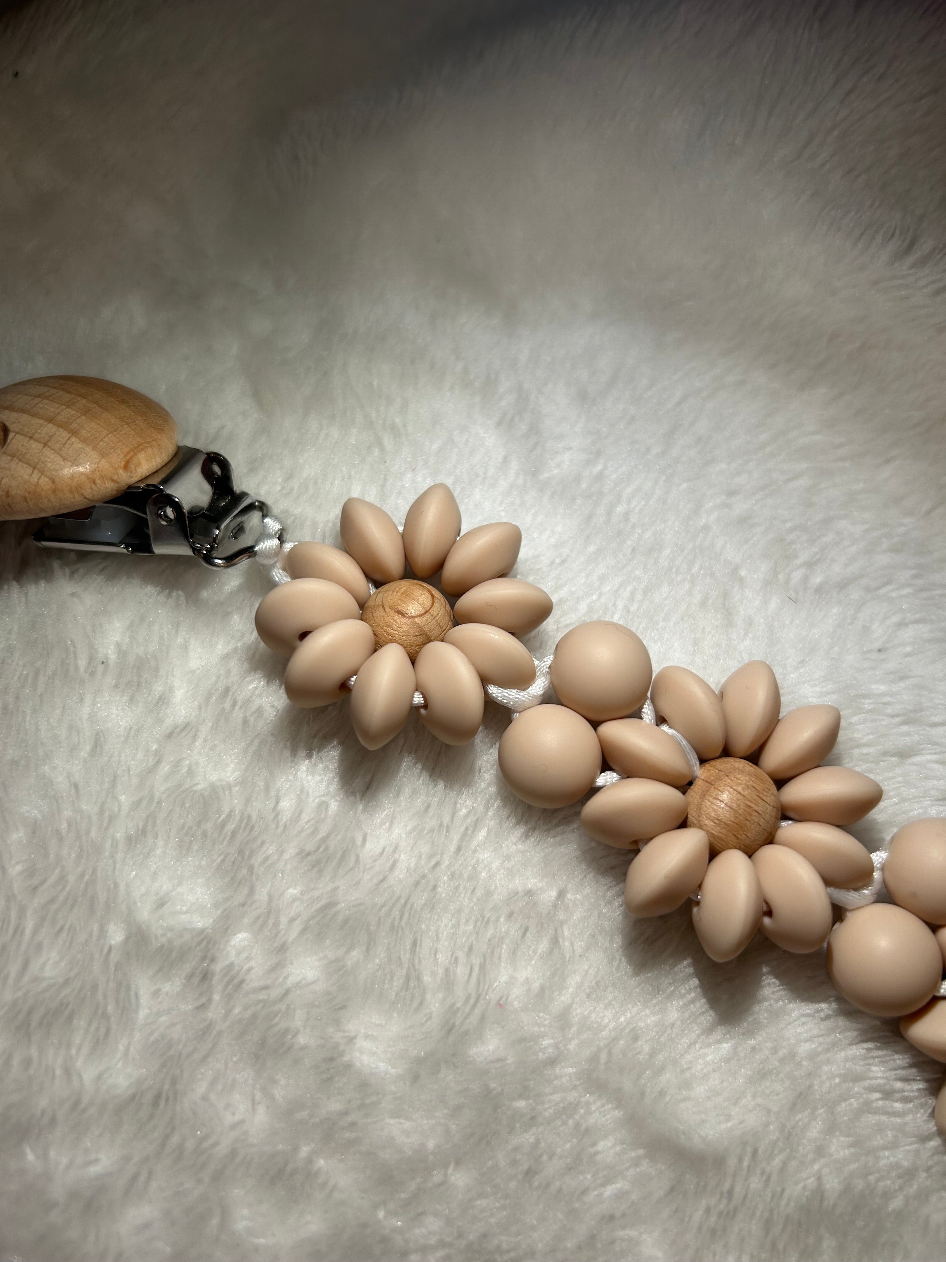 Accroche tétine fleurie 6 - Bout'chou créatif